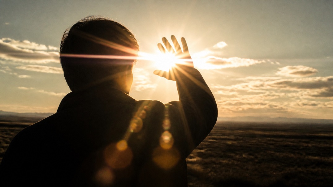 staring at sun and blindness
